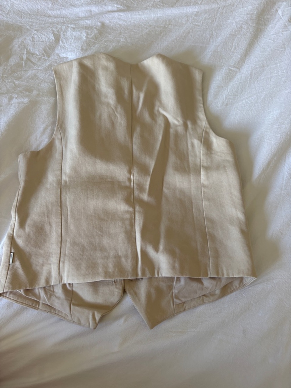 Vuori Women's Light Tan Sleeveless Vest - Picture 3 of 4